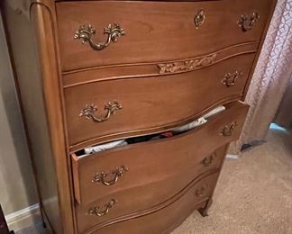 Bassett Serpentine Chest of Drawers