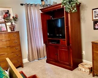 Entertainment center like new.