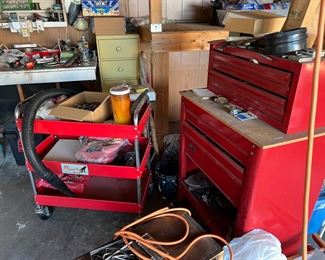 Another picture of some of the garage items.