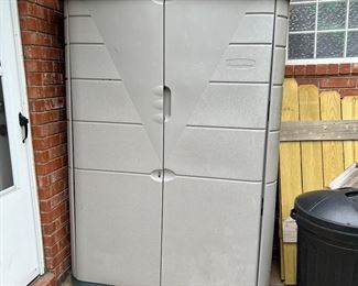 Rubbermaid Outdoor storage unit