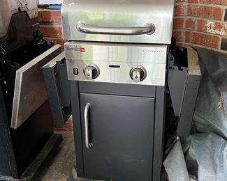 Char-Broil Gas Grill - Like new