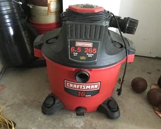 Craftsman 16 Gallon Vacuum