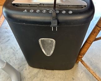 Paper Shredder Amazon Basics