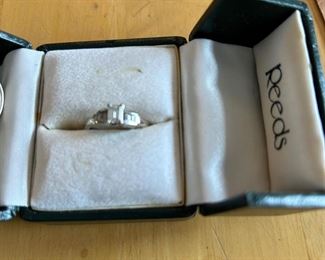 Reed's 14K white gold ring