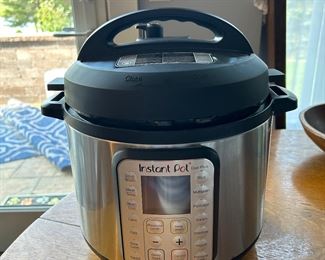 Insta pot 9 duo plus 8qrt pressure Slow cooker