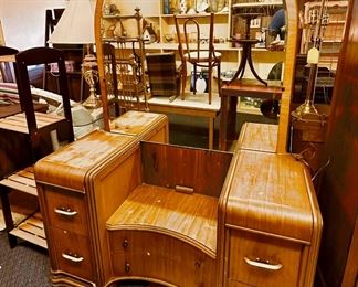 Oak vanity / dresser.
