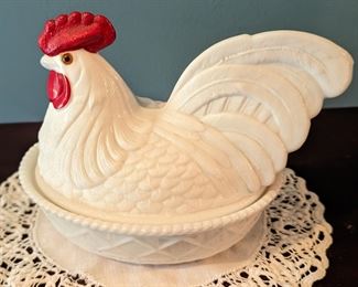 Vintage Westmoreland Milk Glass Large Hen on Nest