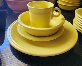 Fiestaware 4 pc place setting Fiesta