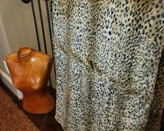 Throws/blankets, etc