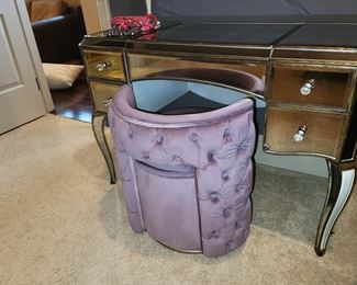 Cute vanity table & seat