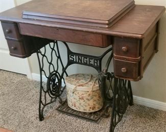 Singer Sewing machine and stand