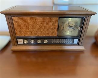 $30 Vintage GE Radio Model C2250H 