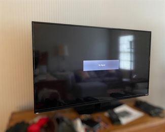 $30 - 40" vizio TV (2014) 