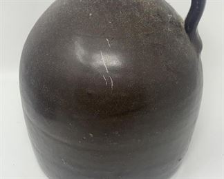 Lot 23 | VTG BROWN STONEWARE BEEHIVE JUG 9.5IN