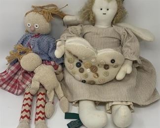
Lot 27 | VINTAGE PLUSH STUFFED FABRIC DOLLS DOLL DOLLY