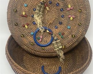 Lot 38 | BEADED WOVEN LIDDED BASKET ASIAN CHINESE

