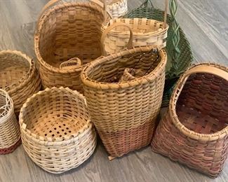Lot 49 | WICKER WOVEN BASKET LOT
