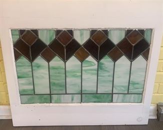Lot 58 | VTG WHITE WOODEN STAINED SLAG GLASS WINDOW 29X26
