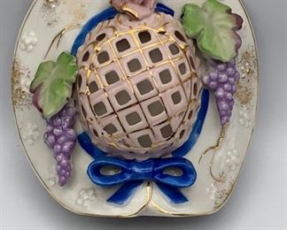 Lot 79 | VINTAGE WALL POCKET CERAMIC HAT CHINA FLORAL
