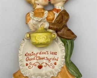 Lot 93 | VINTAGE CERAMIC WALL HANGING ART KISSING COUPLE
