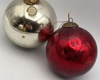 Lot 96 | VINTAGE FRENCH MERCURY GLASS BAUBLE ORNAMENTS
