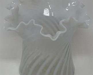 Lot 113 | ANTIQUE SWIRL GLASS RIBBON GLASS VASE
