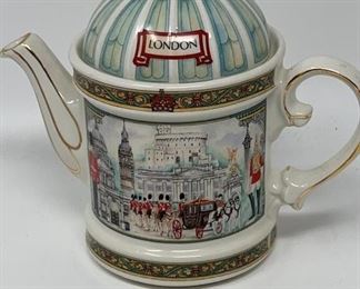 Lot 121 | JAMES SADLER LONDON PORCELAIN TEAPOT
