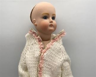Lot 135 | VINTAGE PORCELAIN DOLL BEST FRIENDS NO HAIR
