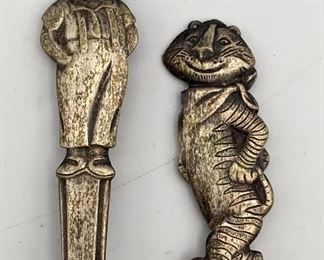 Lot 138 | VINTAGE COLLECTIBE FIGURAL CEREAL SOUP SPOONS
