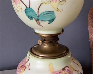 Lot 151 | 20” VICTORIAN STARGAZER CONVERTED OIL LAMP GONE WITH THE WIND
