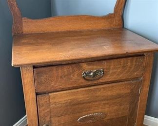 Lot 158 | VICTORIAN DRY WASH BASIN W TOWEL RACK BAR WOOD
