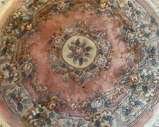 Lot 161 | 53” ROUND CHINESE CARVED WOOL RUG ROSE GARDEN
