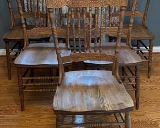Lot 170 | (6) ANTIQUE SPINDLE BACK CARVED DINING CHAIRS
