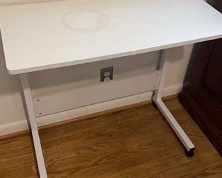 Lot 178 | 32X16X28 CRAFT TABLE PROJECT TABLE DESK ADJ
