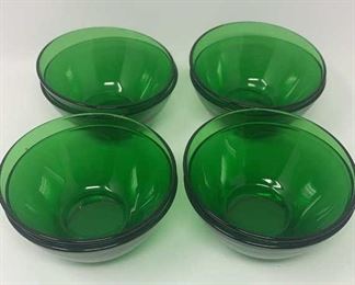 Lot 259 | GREEN ARCOROC FRENCH GLASS DESSERT BOWLS (8)
