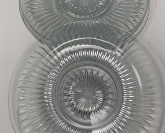 Lot 260 | VTG GIBSON GLASS STARBURST PATTERN PLATES (4)
