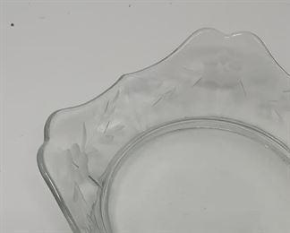 Lot 262 | VINTAGE ETCHED GLASS DISH

