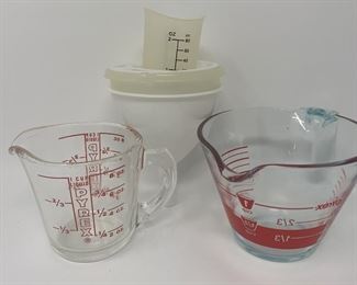 Lot 277 | VINTAGE PYREX KITCHEN GLASS MEASURING CUPS
