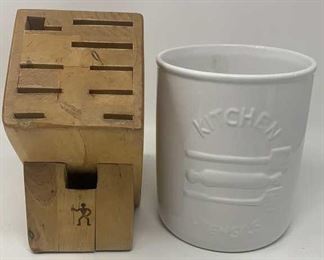 Lot 292 | WOODEN KNIFE BLOCK & UTENSIL HOLDER CADDY CERAMIC
