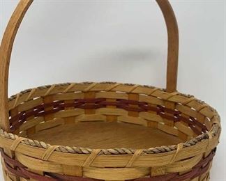 Lot 314 | HERSHBERGER WOVEN WICKER HANDLED BASKET
