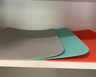 Lot 317 | MULTI COLOR KITCHEN CUTTING BOARDS
