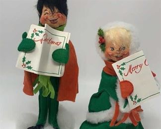 Lot 346 | ANNALEE CHRISTMAS CAROLERS DOLL PAIR 10IN DOLLS
