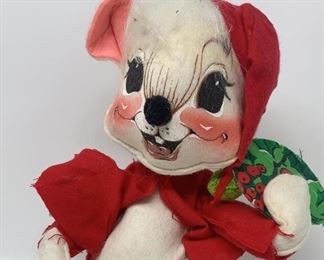 Lot 354 | ANNALEE CHRISTMAS MOUSE DOLL CAPE
