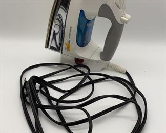 Lot 375 | BLACK & DECKER PROFINISH 757 IRON SMART STEAM
