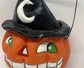 Lot 423 | VINTAGE PAPER MACHE PUMPKIN BASKET HALLOWEEN
