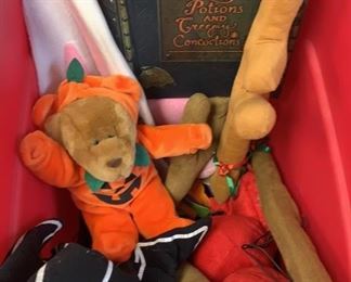 Lot 427 | HOLIDAY PLUSH DECOR HALLOWEEN, EASTER, CHRISTMAS
