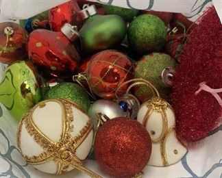 Lot 442 | MODERN CHRISTMAS ORNAMENTS LARGE LOT

