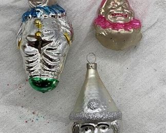 Lot 476 | ANTIQUE BLOWN GLASS CLOWN ORNAMENT LOT
