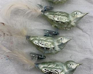 Lot 480 | VINTAGE GLASS ORNAMENT SET BIRDS CLIP ON
