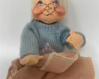 Lot 497 | ANNALEE MOBILITEE BABY W BLANKET DOLL FIGURE 5IN
